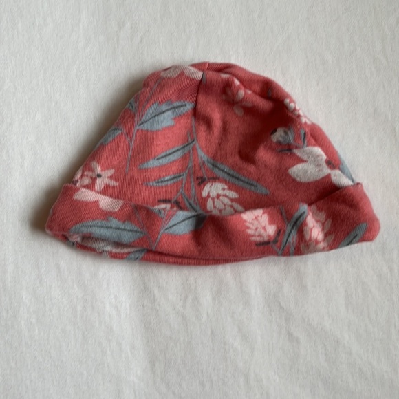 Carter's Baby Girl's Footed Pajamas and Matching Cap Sleep & Play Set 6 Months - Picture 6 of 7